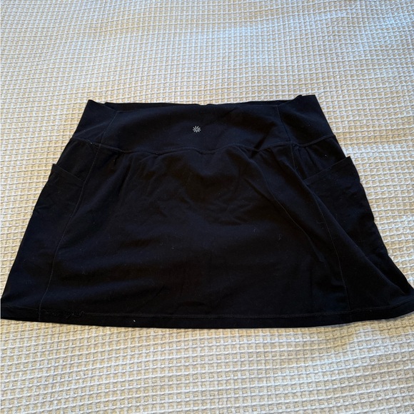 Athleta Salutation Stash Skort 14.5” - Picture 2 of 3